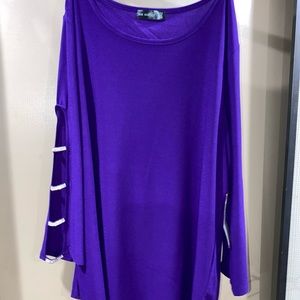 Love Scarlett blouse. Xl 3/4 cutout sleeves rhinestone accents. Machine washable